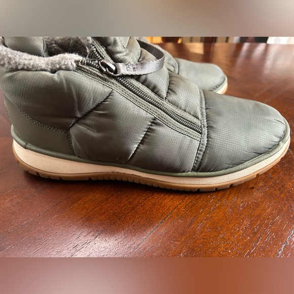 UGG SEAWEED WATERPROOF LAKESIDER ZIP PUFF SNEAKER BOOTS, WOMENS size 10 - Picture 4 of 9